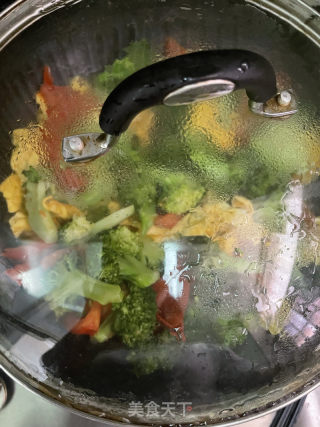 番茄鸡蛋炒西蓝花的做法步骤：12