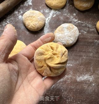 红糖柿子饼的做法步骤：11