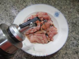 鸡腿肉炒萝卜的做法步骤：5