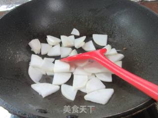 鸡腿肉炒萝卜的做法步骤：9