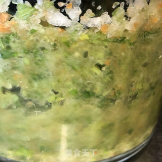 芹菜雪梨胡萝卜汁的做法步骤：6
