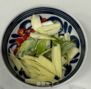 糯米笋炒肉丝的做法步骤：4