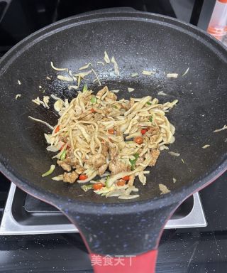 糯米笋炒肉丝的做法步骤：8
