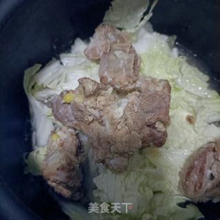龙骨白菜炖小鸡枞菌的做法步骤：3