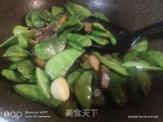 腊肉炒扁豆的做法步骤：3