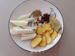白萝卜炖羊肉的做法步骤：3