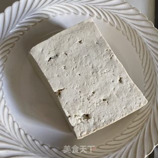 大葱烧豆腐的做法步骤：1