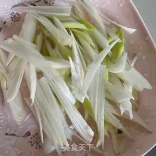 大葱烧豆腐的做法步骤：2