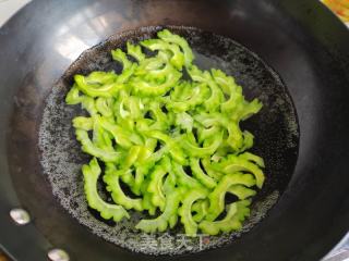 黑木耳苦瓜炒肉片的做法步骤：4