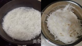 鲜虾萝卜丝汤的做法步骤：4