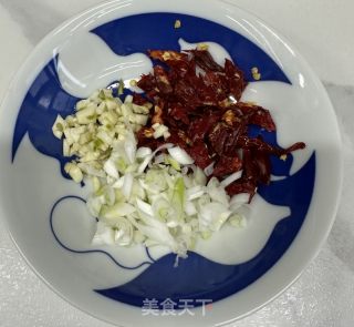 炝拌萝卜缨的做法步骤：5