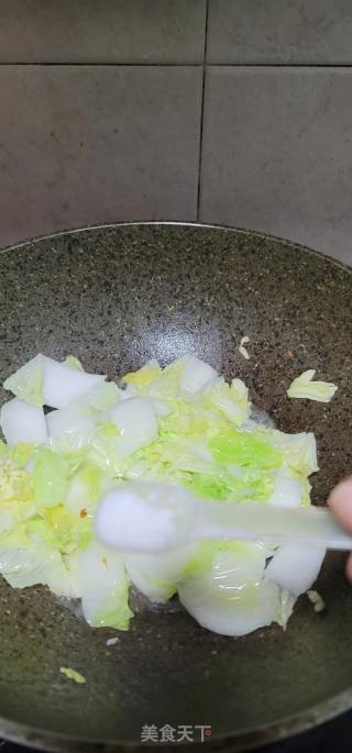 清炒黄芽白的做法步骤：5