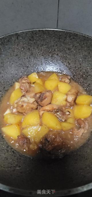 鸡腿焖薯仔的做法步骤：11
