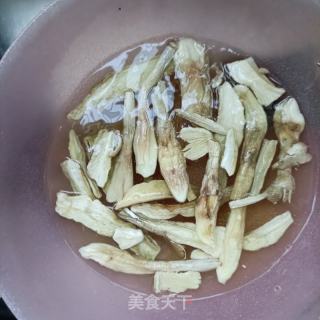 土人参鸡腿菇炖排骨的做法步骤：3