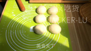 黄油砂糖面包，一口下去又香又脆，强烈推荐。的做法步骤：9