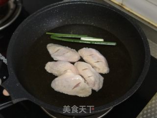 田园鲜虾鸡翅煲的做法步骤：4