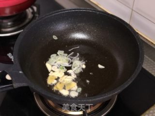 田园鲜虾鸡翅煲的做法步骤：5