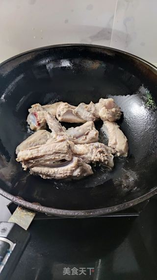 糖醋排骨的做法步骤：3