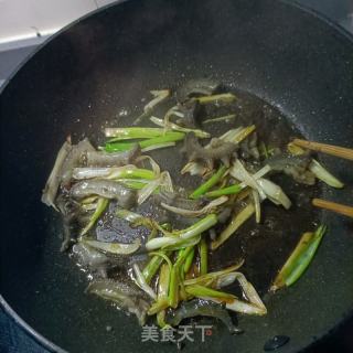 海参炒白萝卜的做法步骤：8
