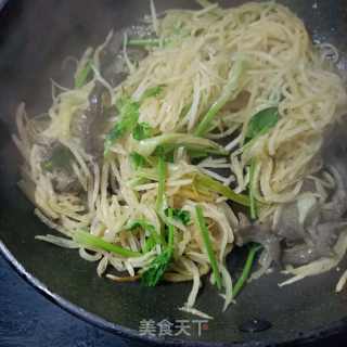 海参炒白萝卜的做法步骤：11