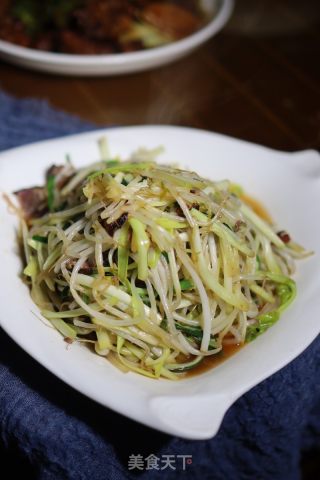 腊肉炒豆芽韭黄的做法