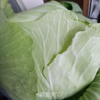 莲花白拌海参的做法步骤：1