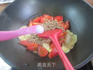 蛋饺番茄荞麦面的做法步骤：5