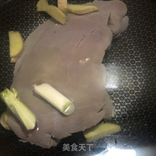 卤猪肝的做法步骤：4