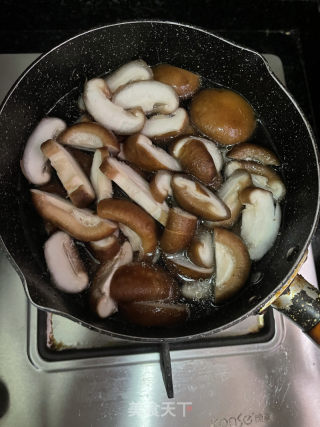 香菇炒牛肉的做法步骤：5