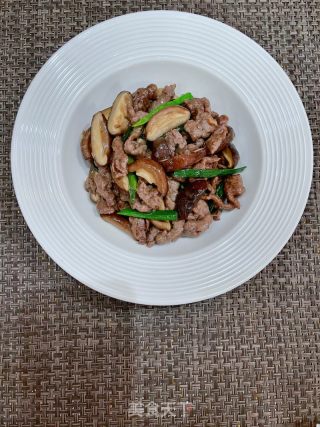 香菇炒牛肉的做法步骤：12