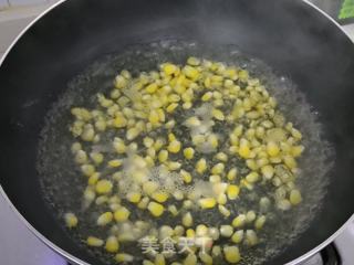 青花椒盐玉米粒的做法步骤：3