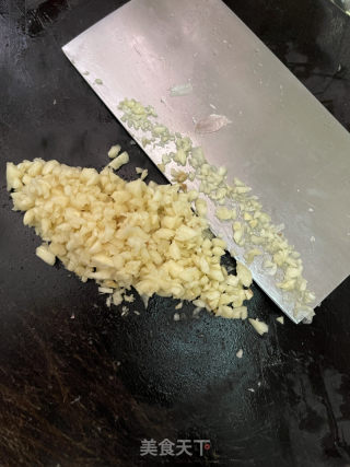 万能蒜蓉酱的做法步骤：1