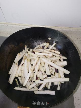尖椒炒茄丝的做法步骤：3