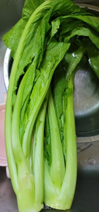 瑶柱虾米芥菜汤的做法步骤：1