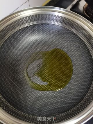 生菜炒米线的做法步骤：3