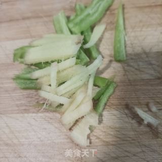 干辣椒炒莲花白的做法步骤：4