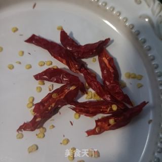 干辣椒炒莲花白的做法步骤：5