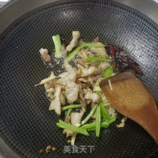 干辣椒炒莲花白的做法步骤：10