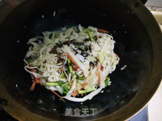 炒挂面的做法步骤：7