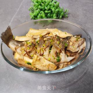 豆腐烧鲈鱼的做法