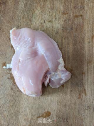 滑子菇炒鸡胸肉的做法步骤：4