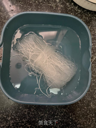 蒜蓉粉丝巴沙鱼的做法步骤：2