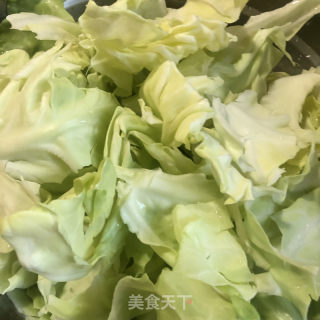 炝炒圆白菜的做法步骤：1