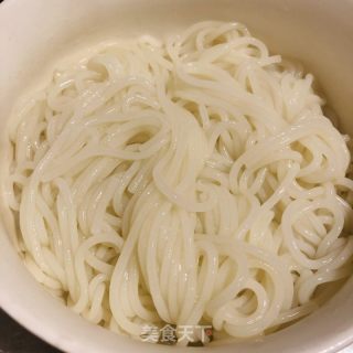 骨汤米粉的做法步骤：5