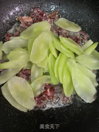 莴笋炒牛肉的做法步骤：6