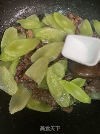 莴笋炒牛肉的做法步骤：7