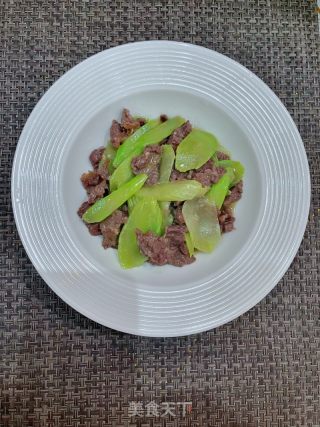 莴笋炒牛肉的做法步骤：9