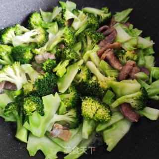 五花肉炒西兰花的做法步骤：7