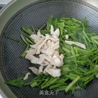 鸡胸肉炒茴香杆的做法步骤：9