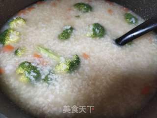 莲藕西蓝花胡萝卜粥的做法步骤：6
